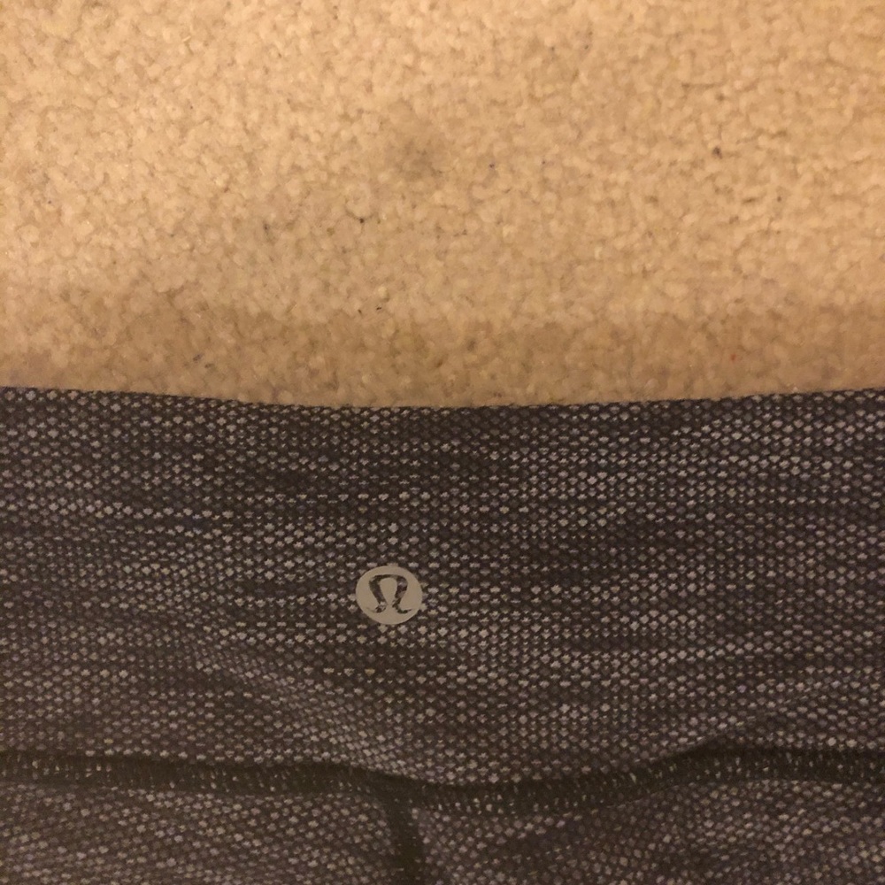 Light grey patterned Capri lululemon